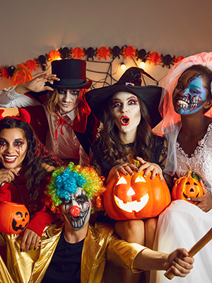 Where to snatch last-minute Halloween costumes while traveling