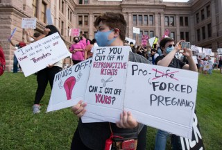 October 2, 2021, Austin, TX, United States: Several thousand Texas women rally at the Capitol south steps to protest recent Texas laws passed restricting women's right to abortion. A restrictive Texas abortion law makes it a crime to have an abortion after six weeks in most cases. 02 Oct 2021 Pictured: October 2, 2021, Austin, TX, United States: Several thousand Texas women rally at the Capitol south steps to protest recent Texas laws passed restricting women's right to abortion. A restrictive Texas abortion law makes it a crime to have an abortion after six weeks in most cases. Photo credit: ZUMAPRESS.com / MEGA TheMegaAgency.com +1 888 505 6342 (Mega Agency TagID: MEGA792812_045.jpg) [Photo via Mega Agency]