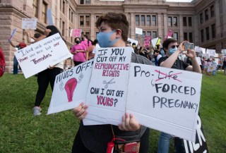 October 2, 2021, Austin, TX, United States: Several thousand Texas women rally at the Capitol south steps to protest recent Texas laws passed restricting women's right to abortion. A restrictive Texas abortion law makes it a crime to have an abortion after six weeks in most cases. 02 Oct 2021 Pictured: October 2, 2021, Austin, TX, United States: Several thousand Texas women rally at the Capitol south steps to protest recent Texas laws passed restricting women's right to abortion. A restrictive Texas abortion law makes it a crime to have an abortion after six weeks in most cases. Photo credit: ZUMAPRESS.com / MEGA TheMegaAgency.com +1 888 505 6342 (Mega Agency TagID: MEGA792812_045.jpg) [Photo via Mega Agency]