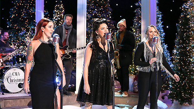 Performers Cma Christmas 2022 Miranda Lambert At Cma Country Christmas 2021: See Her Outfit – Hollywood  Life