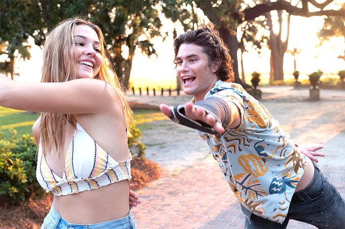 Chase & Madelyn Goof Around on ‘Outer Banks’