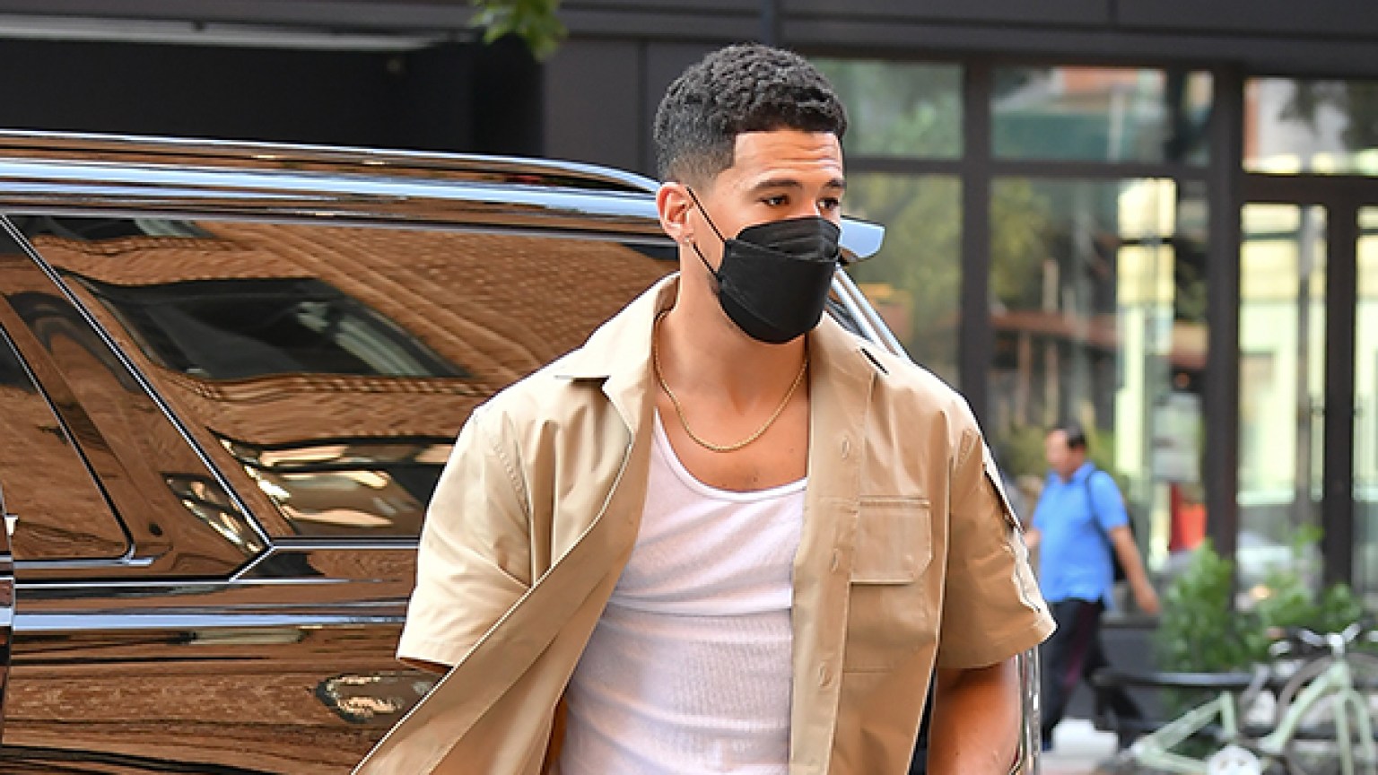 Devin Booker’s Parents: Meet Them Here – Hollywood Life