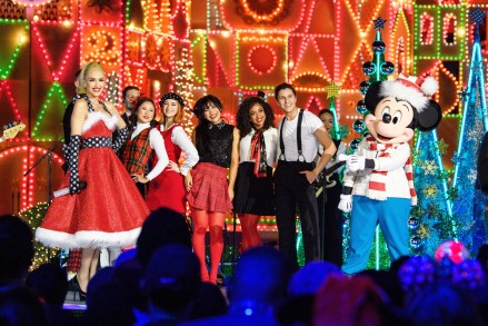 THE WONDERFUL WORLD OF DISNEY: MAGICAL HOLIDAY CELEBRATION - ABC is rockin’ around the Disney Parks Christmas trees for the sixth year in a row, when “The Wonderful World of Disney: Magical Holiday Celebration” airs SUNDAY, NOV. 28 (7:00-9:00 p.m. EST/PST). (Disney/Richard Harbaugh)GWEN STEFANI, MICKEY MOUSE