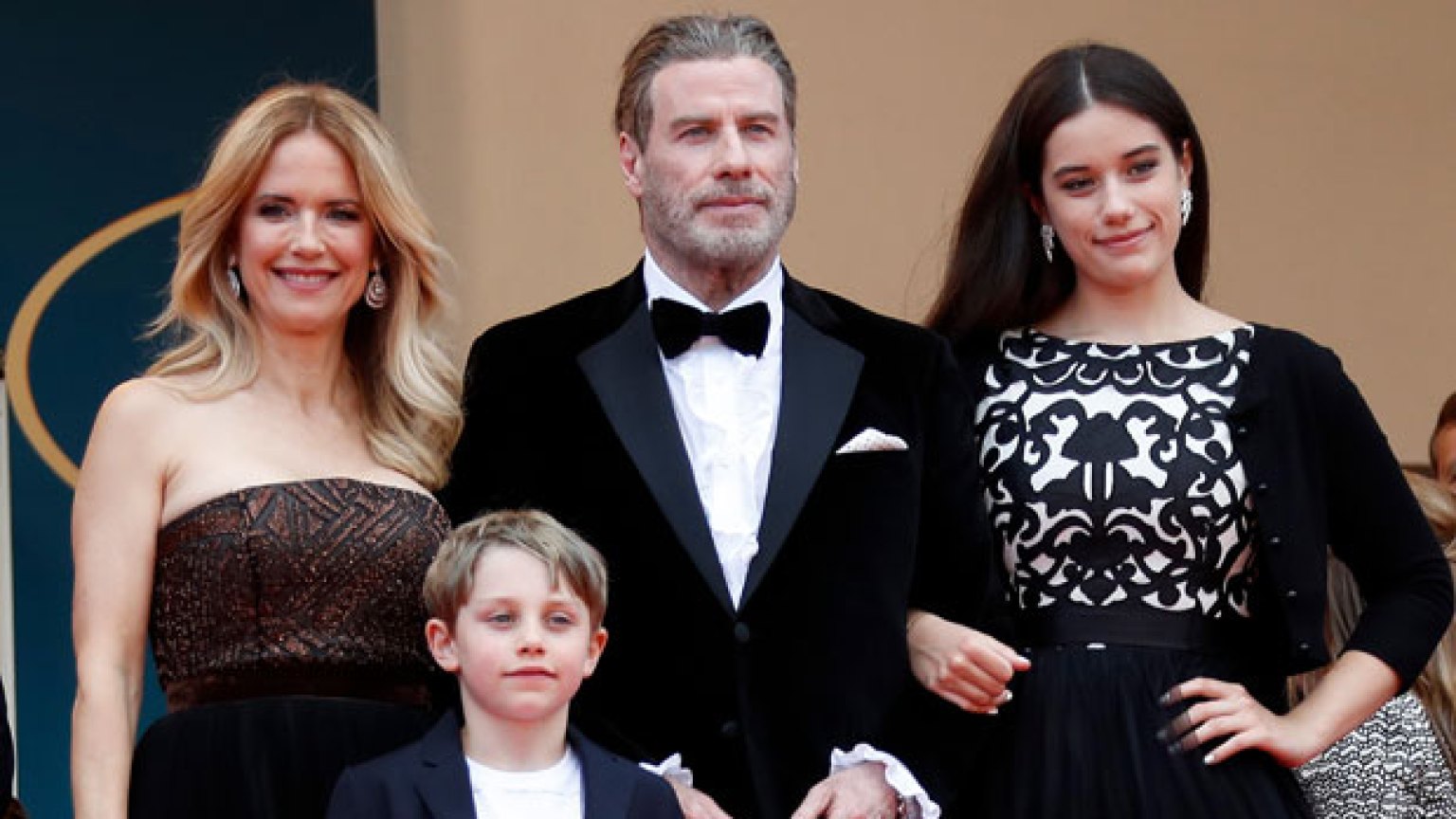 John Travolta’s Thanksgiving With Kids Ella & Benjamin Video(01)