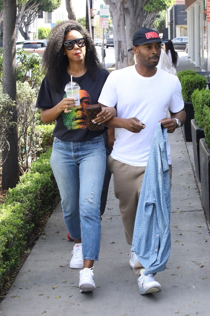 Kelly Rowland & Tim Weatherspoon Go Shopping In 2018