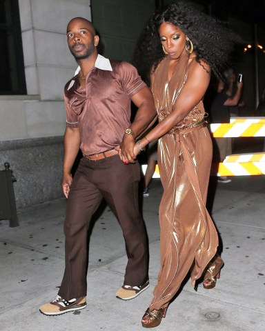 Kelly Rowland and Tim Weatherspoon at BeyoncŽ'sÊSoul Train-themed 35th birthday bash in New YorkPictured: Kelly Rowland and Tim Weatherspoon,Kelly RowlandTim WeatherspoonRef: SPL1346827 060916 NON-EXCLUSIVEPicture by: SplashNews.comSplash News and PicturesUSA: +1 310-525-5808London: +44 (0)20 8126 1009Berlin: +49 175 3764 166photodesk@splashnews.comWorld Rights
