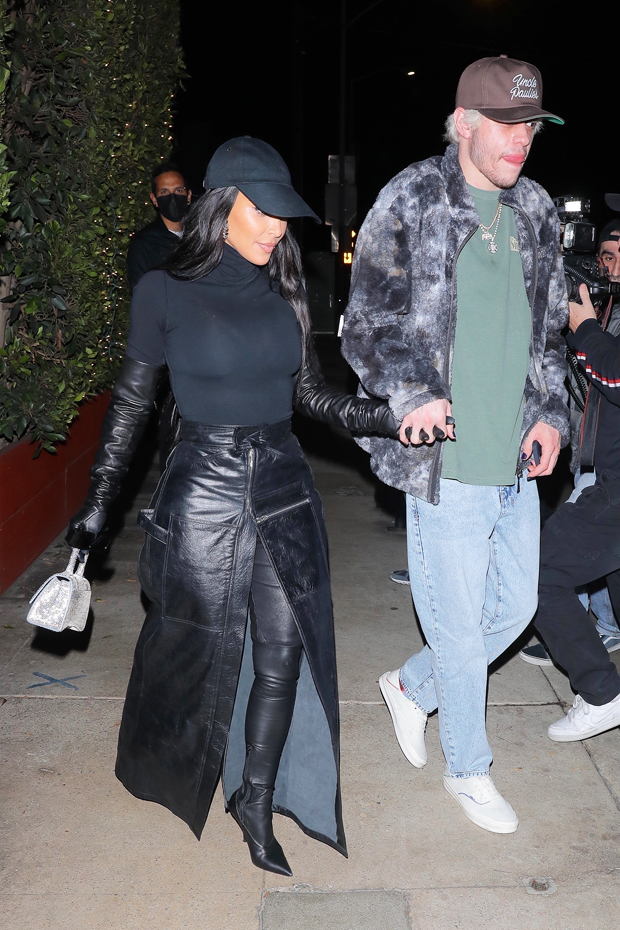 Pete Davidson &amp; Kim Kardashian Laugh During Date Night In New Pics – Hollywood Life