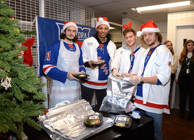 The Rangers And The Garden Of Dreams Foundation Pack Hot Meals and Good Bags for NYC Department of Homeless Services