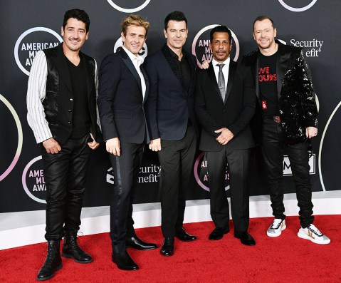 AMAs Red Carpet 2021: Photos Of Celebs At American Music Awards ...