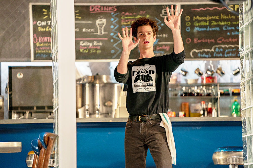 tick, tick...BOOM! (L-R) ANDREW GARFIELD as JONATHAN LARSON in tick, tick...BOOM!. Cr. MACALL POLAY/NETFLIX © 2021