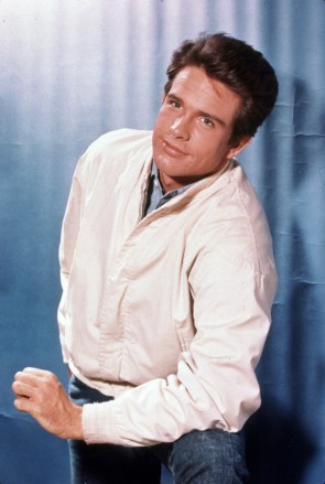 Editorial use onlyMandatory Credit: Photo by Snap/Shutterstock (390854s)FILM STILLS OF 1960, WARREN BEATTY, CLOTHING, JEANS, WINDBREAKER JACKET IN 1960VARIOUS