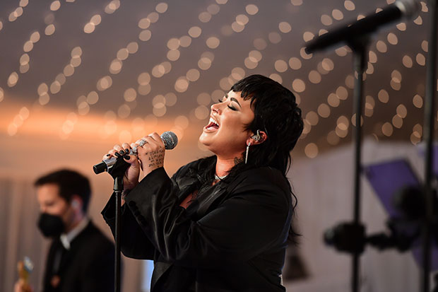 Demi Lovato Gets A Standing Ovation Performing ‘I Will Always Love You