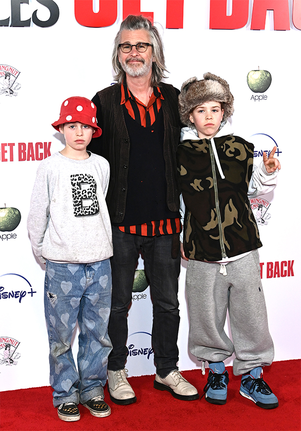 Beryl TV jason-Ringo-Starrs-kids-embed-2 Find Out More About His 3 Children & 2 Step-Kids – Hollywood Life Entertainment 