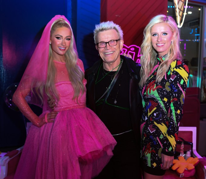 Paris Hilton Poses With Billy Idol And Nicky Hilton