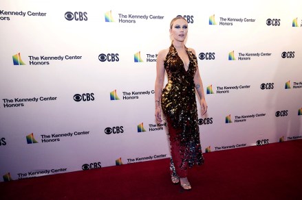 Aktris Scarlett Johansson, Washington Kennedy Center Honors, Washington, Amerika Birleşik Devletleri'nde düzenlenen 44. Kennedy Center Honors onur galasında kırmızı halıda poz veriyor - 05 Aralık 2021