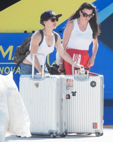 Cancun, MEXICO  - *EXCLUSIVE*  - Trainer Jillian Michaels and girlfriend, Deshanna Marie get off a ferry in Isla Mujeres Mexico. The couple strolls large suitcases and look vacation ready! Shot on 07/04/19.

Pictured: Jillian Michaels, Deshanna Marie

BACKGRID USA 6 JULY 2019 

USA: +1 310 798 9111 / usasales@backgrid.com

UK: +44 208 344 2007 / uksales@backgrid.com

*UK Clients - Pictures Containing Children
Please Pixelate Face Prior To Publication*