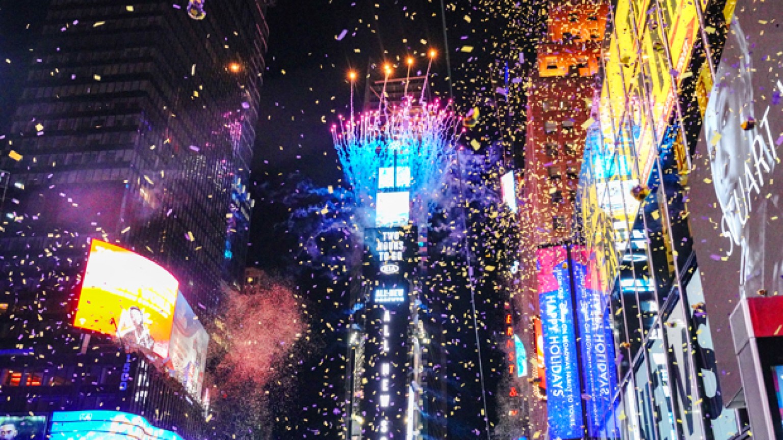 How To Watch The Ball Drop Live On New Year’s Eve 2022 Livestream