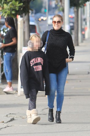 EXCLUSIVE: Amy Adams enjoys a girls day out shopping with her daughter in Beverly Hills ***SPECIAL INSTRUCTIONS*** Please pixelate children's faces before publication.***. 22 Dec 2019 Pictured: Amy Adams. Photo credit: MEGA TheMegaAgency.com +1 888 505 6342 (Mega Agency TagID: MEGA573168_004.jpg) [Photo via Mega Agency]