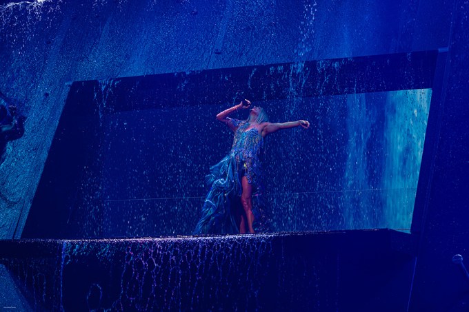 Carrie Underwood Closes Her Show Under A Water Wall