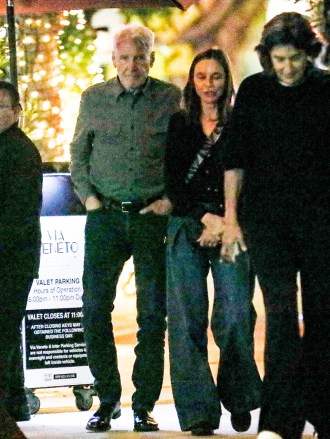 santa monica, ca - *exclusive* - harrison ford and his wife calista flockhart say their goodbyes after meeting up with friends for an italian dinner at celebrity hotspot, via veneto restaurant in santa monica.

pictured: harrison ford, calista flockhart

backgrid usa 11 june 2023 

usa: +1 310 798 9111 / usasales@backgrid.com

uk: +44 208 344 2007 / uksales@backgrid.com

*uk clients - pictures containing children
please pixelate face prior to publication*