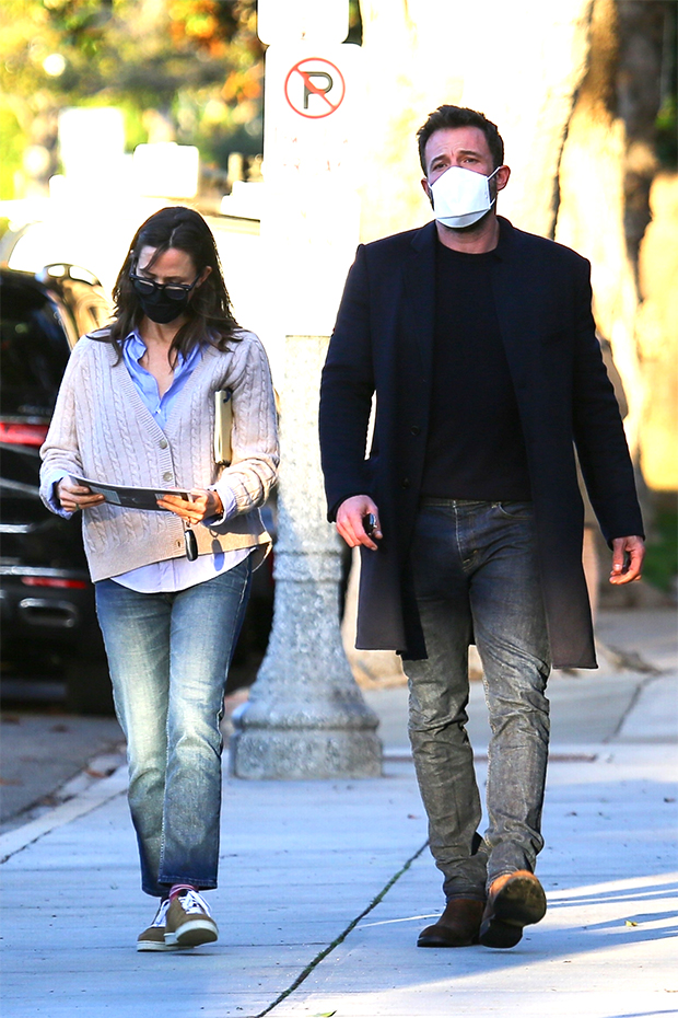 Ben Affleck & Ex Jennifer Garner Reunite At Kids’ School — Photos ...