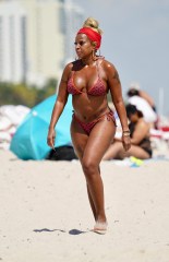 American singer Mary J. Blige hits the beach in a red bikini at Faena Hotel in Miami Beach, Florida.Mary, 51, is enjoying time in the sunshine state a month after her Super Bowl performance.Pictured: Mary J. Blige
Ref: SPL5295813 120322 NON-EXCLUSIVE
Picture by: Pichichipixx / SplashNews.comSplash News and Pictures
USA: +1 310-525-5808
London: +44 (0)20 8126 1009
Berlin: +49 175 3764 166
photodesk@splashnews.comWorld Rights