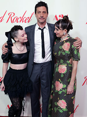 ???Red Rocket??? Cast: See Simon Rex & More ??? Hollywood Life