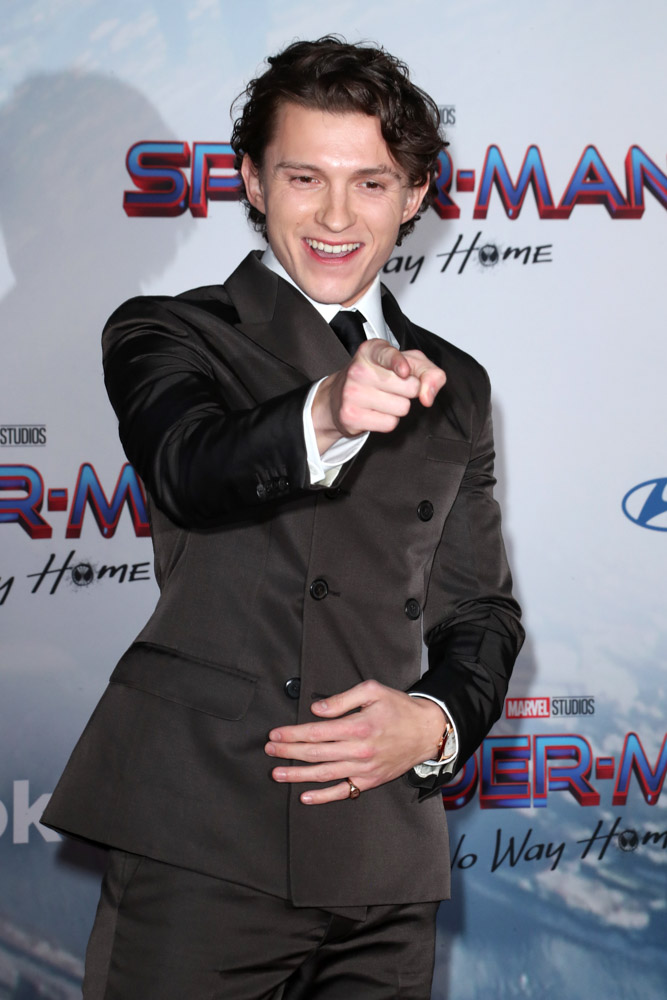 Tom Holland Points To The Crowd For the L.A. Premiere