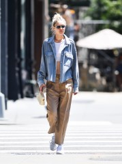 Gigi Hadid seen wearing a crop top and denim shirt in New York City

Pictured: Gigi Hadid
Ref: SPL5320290 200622 NON-EXCLUSIVE
Picture by: Robert O'Neil / SplashNews.com

Splash News and Pictures
USA: +1 310-525-5808
London: +44 (0)20 8126 1009
Berlin: +49 175 3764 166
photodesk@splashnews.com

World Rights
