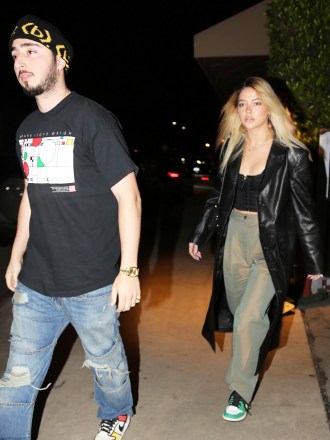Santa Monica, CA  - *EXCLUSIVE*  - Madelyn Cline and beau Zack Bia kept it casual as they stepped out for a dinner date at Giorgio Baldi in Santa Monica.Pictured: Madelyn Cline, Zack BiaBACKGRID USA 16 JANUARY 2022 BYLINE MUST READ: Pema / BACKGRIDUSA: +1 310 798 9111 / usasales@backgrid.comUK: +44 208 344 2007 / uksales@backgrid.com*UK Clients - Pictures Containing ChildrenPlease Pixelate Face Prior To Publication*