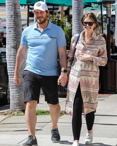 Pacific Palisades, CA  - *EXCLUSIVE*  - Chris Pratt, 42, and wife Katherine Schwarzenegger, 32, pictured holding hands after lunch in the Palisades. The duo is expecting their second baby together!  Pictured: Chris Pratt, Katherine Schwarzenegger  BACKGRID USA 11 MARCH 2022   BYLINE MUST READ: SPOT / BACKGRID  USA: +1 310 798 9111 / usasales@backgrid.com  UK: +44 208 344 2007 / uksales@backgrid.com  *UK Clients - Pictures Containing Children Please Pixelate Face Prior To Publication*