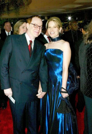 Danny Elfman과 Bridget Fonda GOLDEN GLOBE AWARDS, BEVERLY HILTON HOTEL, 로스앤젤레스, 미국 - 2004년 1월 25일