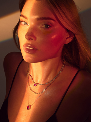 [PHOTOS] Hottest Celebrity Pics This Week Of Jan. 31-Feb. 6: Elsa Hosk