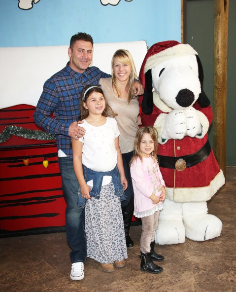 Jodie Sweetin’s Family Photos: Pics Of Her 2 Daughters, Zoie & Beatrix