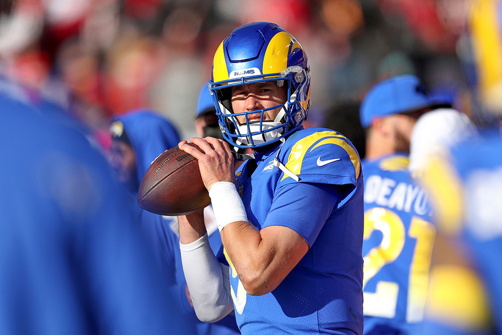Los Angeles Rams quarterback Matthew Stafford warms up before an NFL  football game against the Seattle Seahawks on Sunday, Sept. 10, 2023, in  Seattle. (AP Photo/Stephen Brashear Stock Photo - Alamy