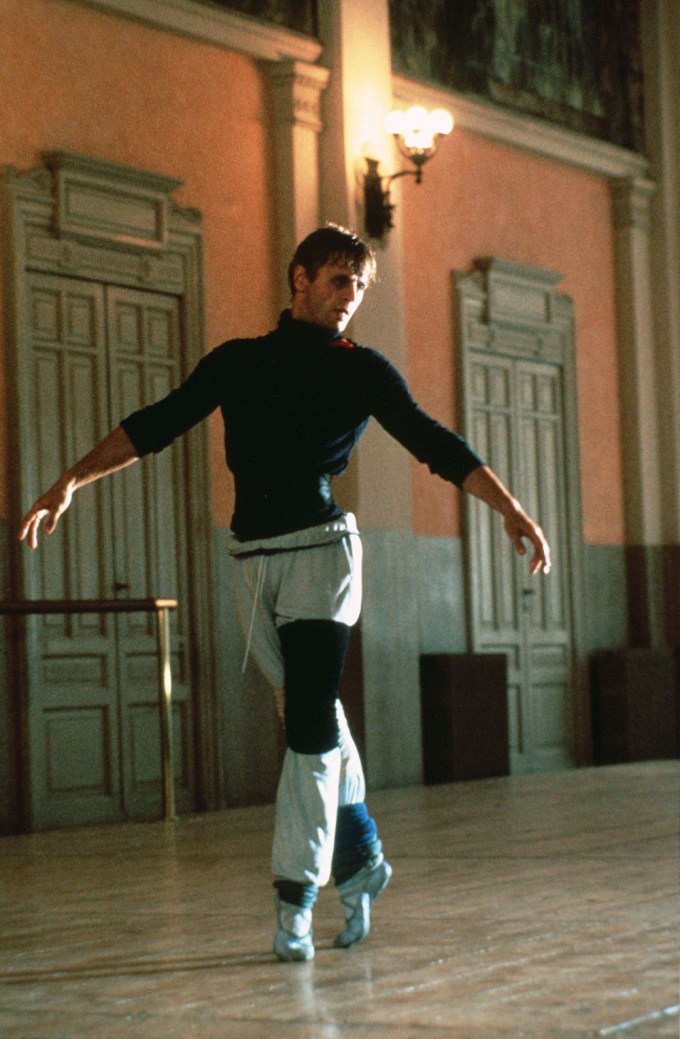 Mikhail Baryshnikov Dances In Studio