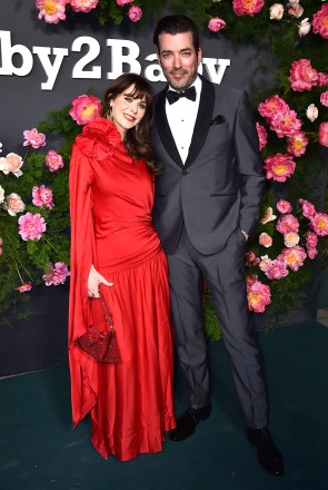 Zooey Deschanel, left, and Jonathan Scott arrive at the 2022 Baby2Baby Gala, at the Pacific Design Center in West Hollywood, Calif
2022 Baby2Baby Gala, West Hollywood, United States - 12 Nov 2022