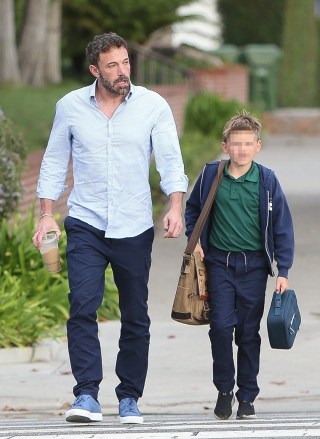 Brentwood, CA  - Newlywed Ben Affleck enjoys his iced coffee as he takes his son Samuel to school.Pictured: Ben AffleckBACKGRID USA 15 SEPTEMBER 2022 USA: +1 310 798 9111 / usasales@backgrid.comUK: +44 208 344 2007 / uksales@backgrid.com*UK Clients - Pictures Containing ChildrenPlease Pixelate Face Prior To Publication*