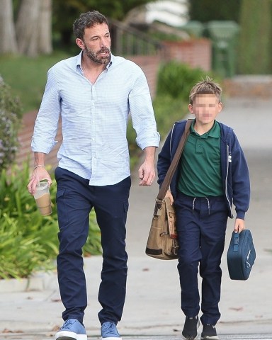 Brentwood, CA  - Newlywed Ben Affleck enjoys his iced coffee as he takes his son Samuel to school.Pictured: Ben AffleckBACKGRID USA 15 SEPTEMBER 2022 USA: +1 310 798 9111 / usasales@backgrid.comUK: +44 208 344 2007 / uksales@backgrid.com*UK Clients - Pictures Containing ChildrenPlease Pixelate Face Prior To Publication*