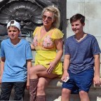 *EXCLUSIVE* Britney Spears enjoys a vacation with her kids in London