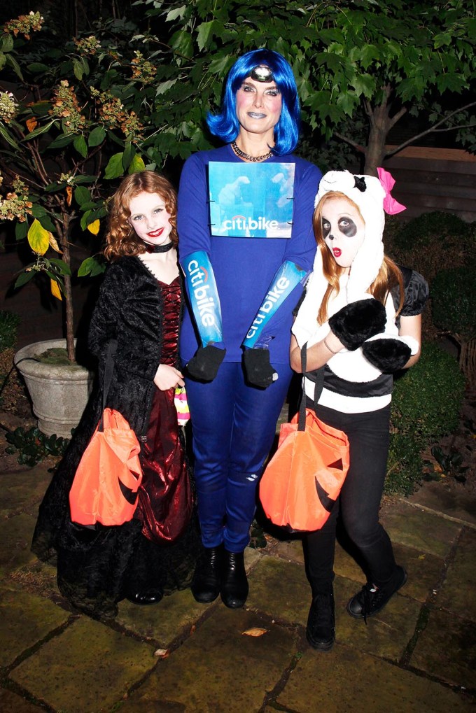 Brooke Trick-or-Treats with Rowan and Grier