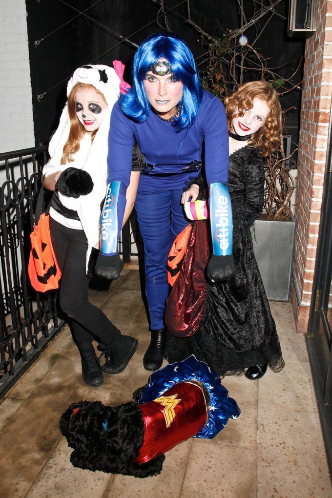 Brooke, Rowan and Grier Have Halloween Fun