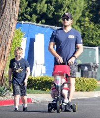 Los Angeles, CA  - *EXCLUSIVE*  - Chris Pratt takes a family walk with his pregnant wife Katherine Schwarzegger and kids Jack and Lyla. Chris held on to Lyla's baby doll and showed her birds in the tree.Pictured: Chris Pratt, Katherine SchwarzeneggerBACKGRID USA 18 FEBRUARY 2022BYLINE MUST READ: BACKGRIDUSA: +1 310 798 9111 / usasales@backgrid.comUK: +44 208 344 2007 / uksales@backgrid.com*UK Clients - Pictures Containing Children
Please Pixelate Face Prior To Publication*