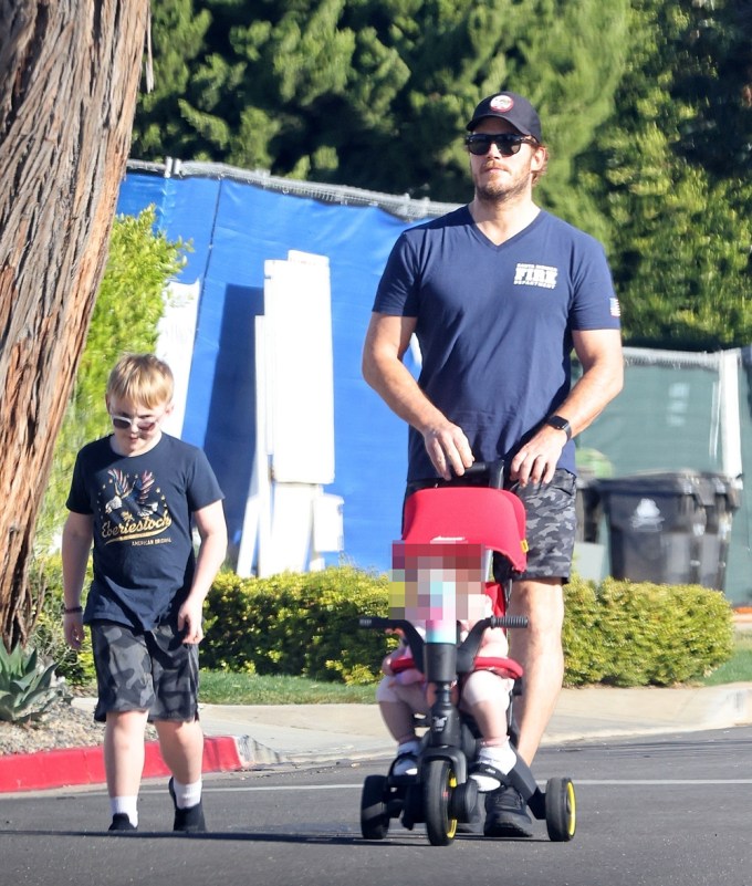 Chris Pratt Walks With The Kids