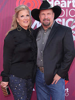 Garth Brooks & Trisha Yearwood: Photos Of the Couple – Hollywood Life