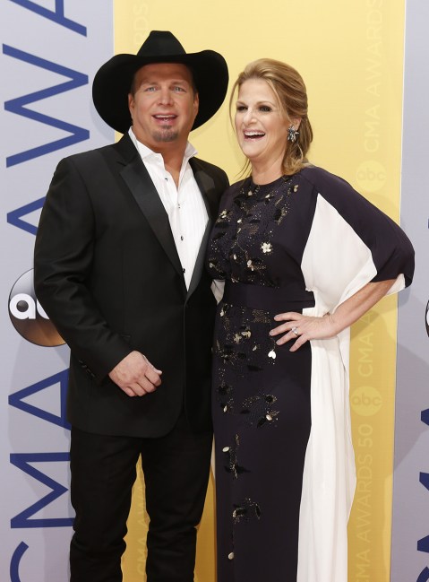 Garth Brooks and Trisha Yearwood: Photos of the Couple – Hollywood Life