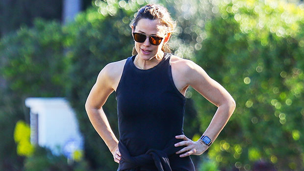 Jennifer Garner, 49, Looks Fit In Camo Leggings & Matching Top As She Goes For A Walk In LA.jpg