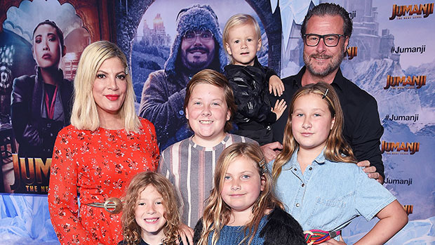 Tori Spelling Takes Kids On Vacation For NYE While Dean McDermott Stays Home With Pneumonia.jpg