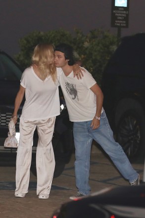 Malibu, CA  - *EXCLUSIVE* Pamela Anderson has dinner with her son Dylan at Nobu in Malibu.Pictured: Pamela Anderson, Dylan Jagger LeeBACKGRID USA 24 AUGUST 2022 BYLINE MUST READ: BENS / BACKGRIDUSA: +1 310 798 9111 / usasales@backgrid.comUK: +44 208 344 2007 / uksales@backgrid.com*UK Clients - Pictures Containing ChildrenPlease Pixelate Face Prior To Publication*