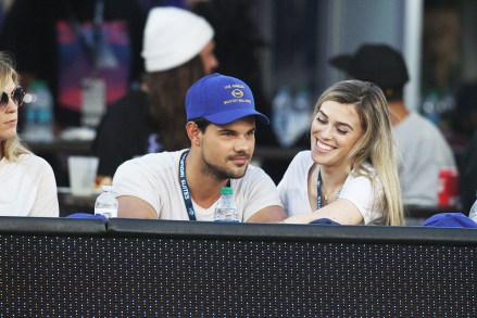 Thursday September 27, 2018; Taylor Lautner out at the Rams game. The Los Angeles Rams defeated the Minnesota Vikings by the final score of 38-31 at the Los Angeles Memorial Coliseum in Los Angeles CA.Pictured: Ref: SPL5028558 270918 NON-EXCLUSIVEPicture by: London Ent / SplashNews.comSplash News and PicturesUSA: +1 310-525-5808London: +44 (0)20 8126 1009Berlin: +49 175 3764 166photodesk@splashnews.comWorld Rights